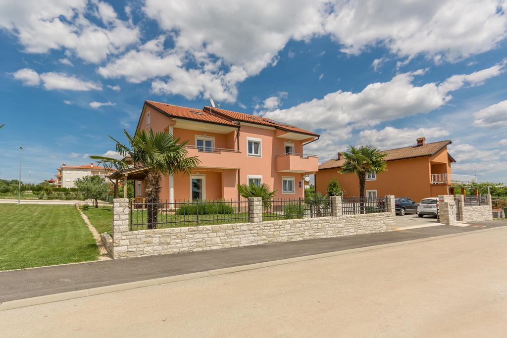 Guest House Gloria Novigrad  Exterior photo